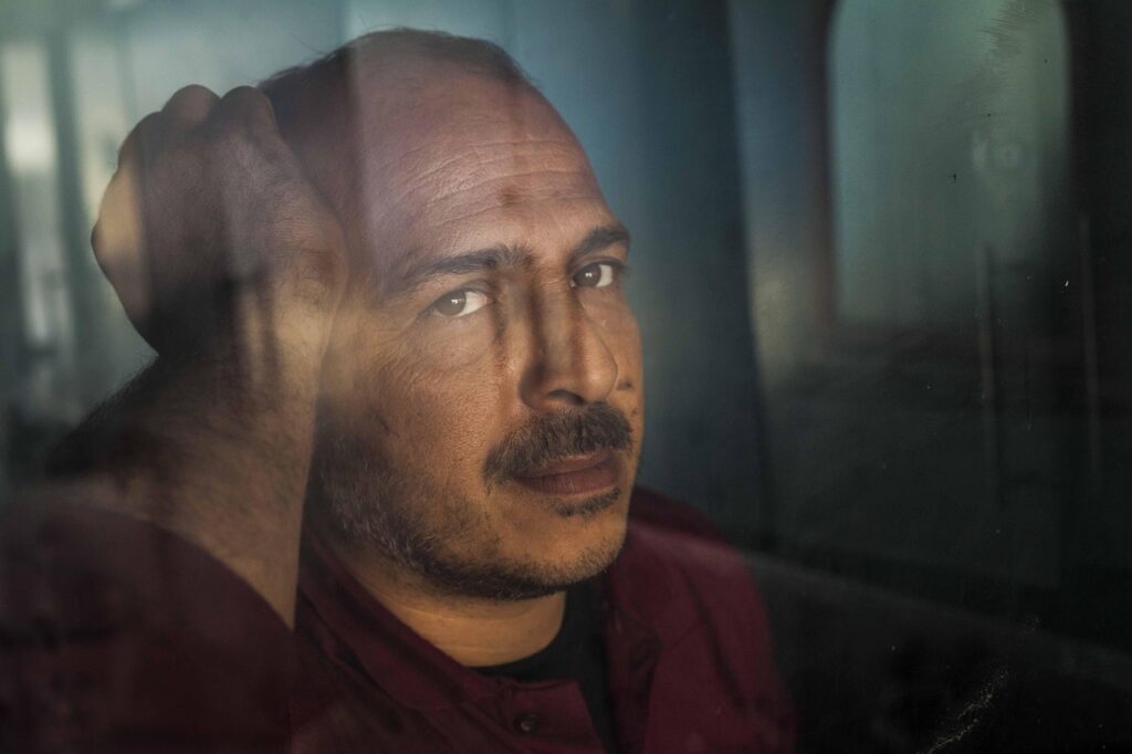 不安で胸が苦しい原因とは何か、どう対処すれば良いのか？